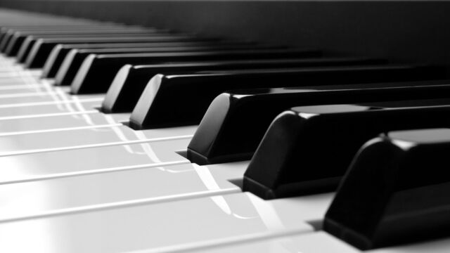 Udemy Learn How to Play Piano & Keyboards – Easy Beginner Lessons ...